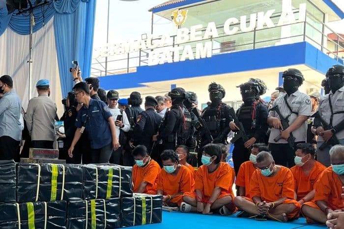 penyelundupan_26_ton_sabu_cair_dan_13_ton_ketamin_di_kepri_satu_jaringan_bnn_desak_larang_total_rokok_elektrik_
