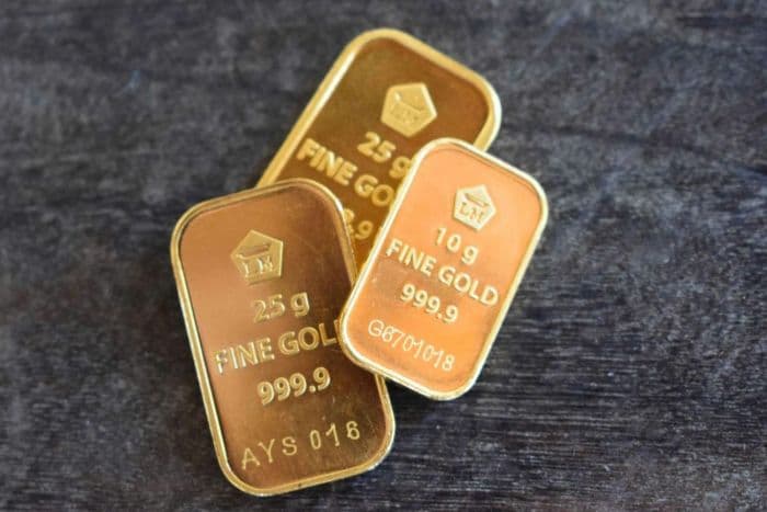 harga_emas_pegadaian_hari_ini_naik_antam_sentuh_rp221_juta_per_gram