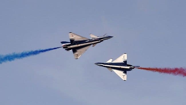 mengintip_spesifikasi_jet_tempur_chengdu_j10_china_yang_dilirik_indonesia