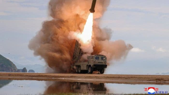 korea_utara_tembakkan_2_rudal_balistik_dalam_3_jam_ke_laut_timur_