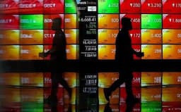 ihsg_menguat_094_persen_rupiah_melemah_ke_rp18000_per_dolar_as