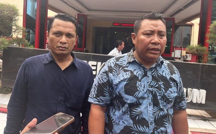 ijazah_tak_kunjung_diterbitkan_yayasan_universitas_darma_agung_medan_dilaporkan_ke_polda_sumut_