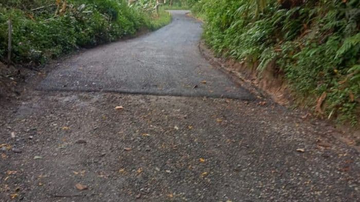 diduga_dikerjakan_asalasalan_proyek_pengaspalan_jalan_di_penungkiren_kabupaten_deli_serdang_dipertanyakan