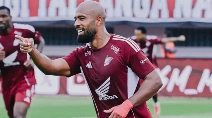 psm_makassar_unggul_20_atas_psbs_biak_mufli_hidayat_cetak_gol_jelang_turun_minum_