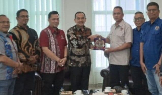 wali_kota_tebing_tinggi_harap_wartawan_pwi_sajikan_berita_akurat_dan_hindari_informasi_negatif
