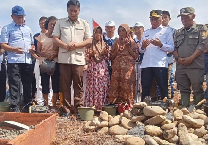 bupati_masinton_pasaribu_pemkab_tapteng_siapkan_lahan_2_hektare_untuk_pembangunan_huntap_korban_bencana