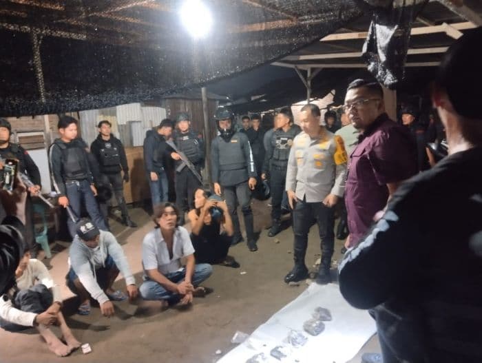 polrestabes_medan_gerebek_jermal_xv_21_orang_diamankan_4_jadi_tersangka_narkoba