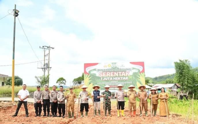 dukung_penanaman_jagung_1_juta_hektar_kapolres_sibolga_ajak_manfaatkan_tanaman_produktif