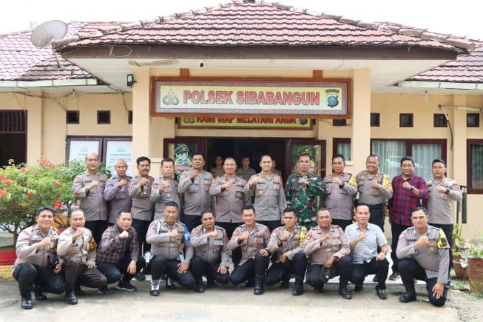 kapolres_tapteng_ingatkan_polsek_sibabangun_melayani_profesional_dan_responsif