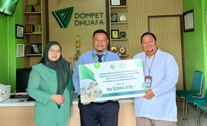 karyawan_muslim_hermina_salurkan_donasi_untuk_korban_banjir_sumut_melalui_dompet_dhuafa_waspada