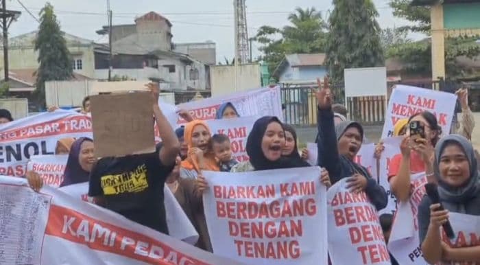 pedagang_dan_masyarakat_tolak_voting_pengelola_pasar_tanjung_pura