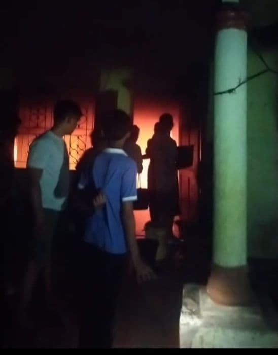 rumah_warga_di_lubuk_pakam_deli_serdang_hangus_terbakar_diduga_akibat_kompor_gas