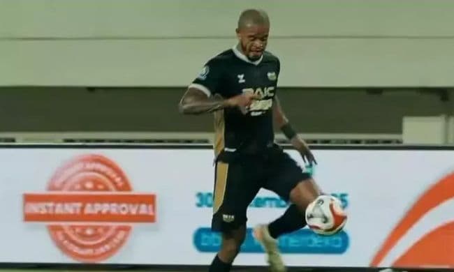 babak_pertama_super_league_dewa_united_vs_borneo_fc_21_martins_ciptakan_brace