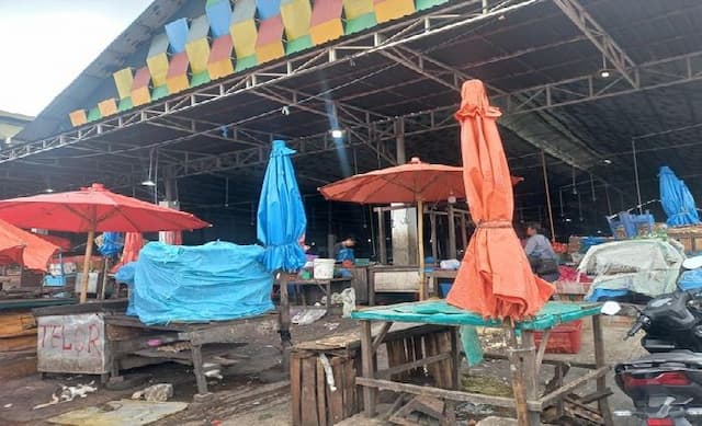 hari_kedua_lebaran_pasar_simpang_limun_medan_sepi_pedagang_banyak_tutup