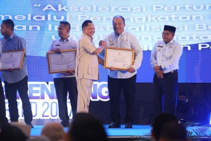 bupati_taufik_zainal_abidin_siregar_hadiri_musrenbang_sumut_2027_asahan_raih_penghargaan_dari_mendagri