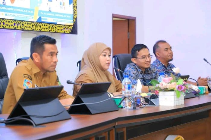 pemkab_labura_percepat_peremajaan_sawit_rakyat_target_1000_hektare_pada_2026