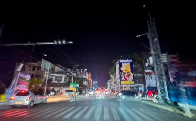 blackout_massal_medan_gelap_gulita_listrik_padam_serentak_lumpuhkan_aktivitas_warga
