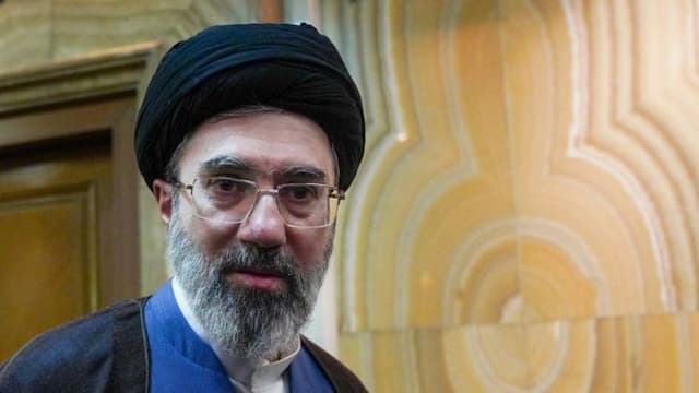 iran_tolak_kirim_uranium_ke_luar_negeri_khamenei_perkeras_sikap_hadapi_as