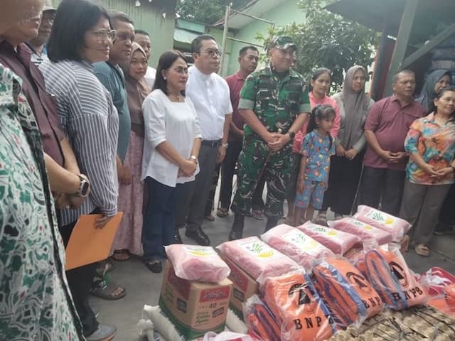 kebakaran_asrama_rindam_wali_kota_pematangsiantar_beri_bantuan_dan_semangat