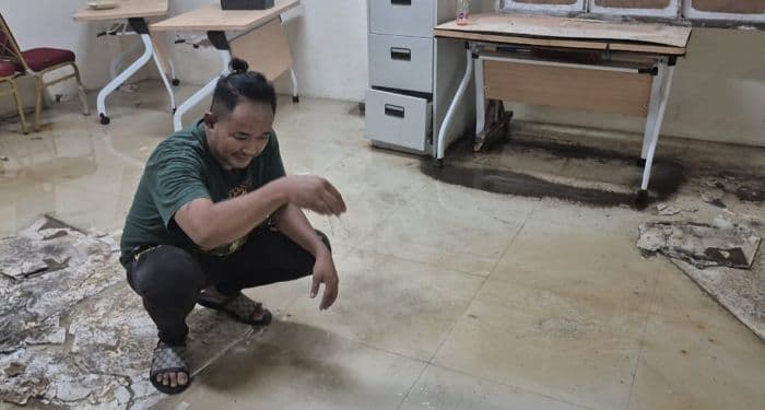 atap_gedung_dprd_binjai_bocor_ruang_banggar_hingga_ruang_komisi_tergenang_air