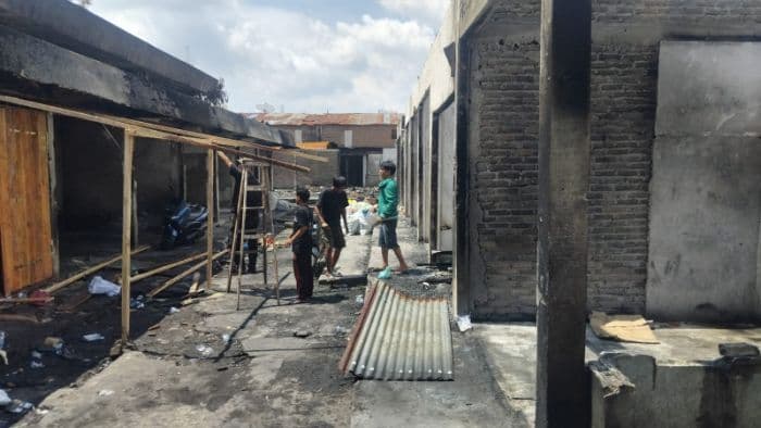 demi_bertahan_hidup_pedagang_pasar_dwikora_pilih_bangun_kios_mandiri