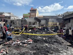 empat_hari_setelah_kebakaran_pasar_dwikora_polisi_masih_selidiki_sumber_api