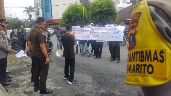 berkas_perkara_kasus_dugaan_korupsi_pembelian_eks_rumah_singgah_pematangsiantar_naik_ke_kejati_sumut