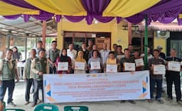 pekerja_kebun_di_labura_dapat_bantuan_apd_dan_pemahaman_program_bpjs_ketenagakerjaan