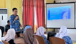 perempuan_pesisir_di_belawan_ikuti_pelatihan_pengelolaan_air_bersih_