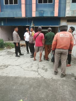 pria_tanpa_identitas_ditemukan_tewas_tergantung_di_bangunan_kosong_di_medan_barat