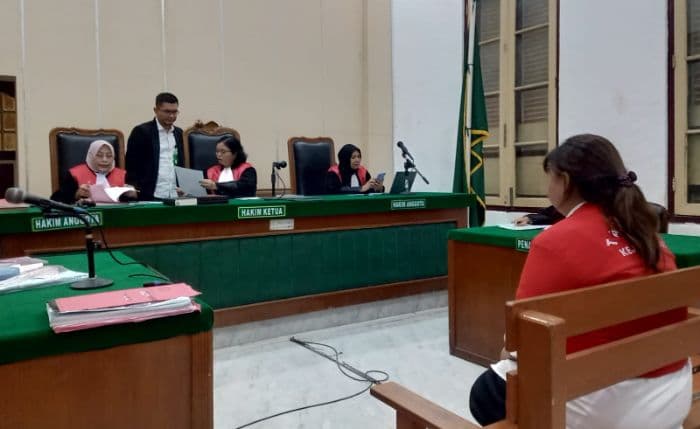 wanita_yang_gelapkan_uang_perusahaan_di_medan_untuk_bayar_pinjol_dituntut_empat_tahun_penjara