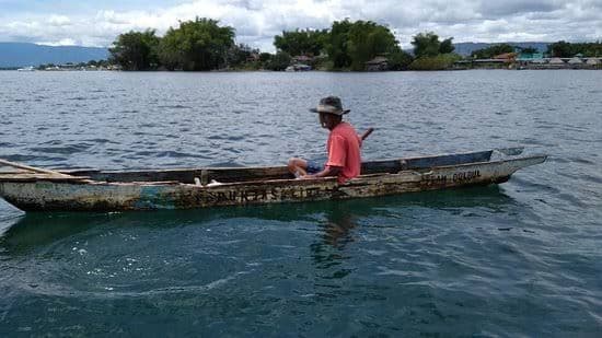 cuaca_ekstrem_di_danau_toba_nelayan_diminta_tunda_mencari_ikan