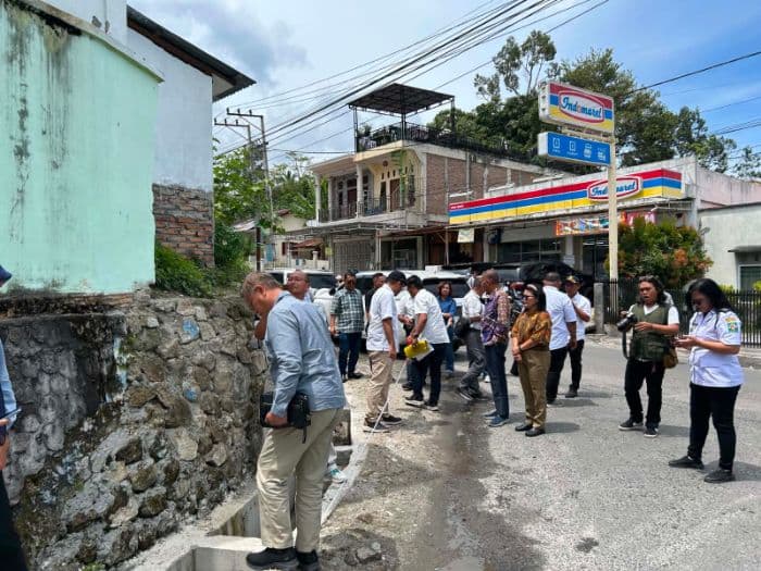 dprd_simalungun_soroti_proyek_parit_rp200_juta_di_girsang_sipangan_bolon_minta_diperbaiki