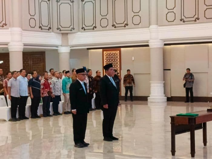 bobby_nasution_lantik_dua_pejabat_eselon_ii_pemprov_sumut