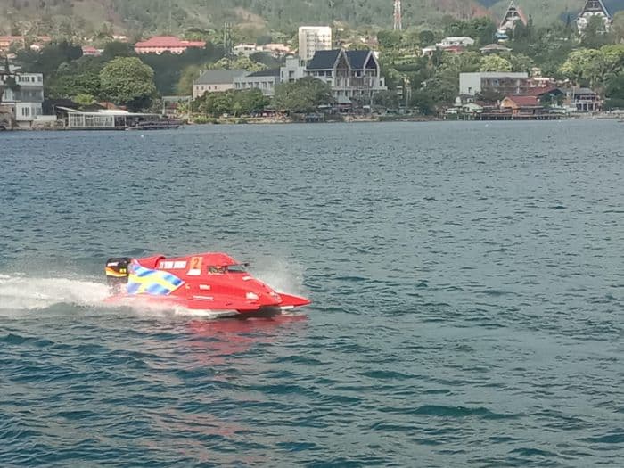 pelajar_di_toba_tak_hanya_menonton_f1h2o_harus_mampu_tuangkan_dalam_cerita