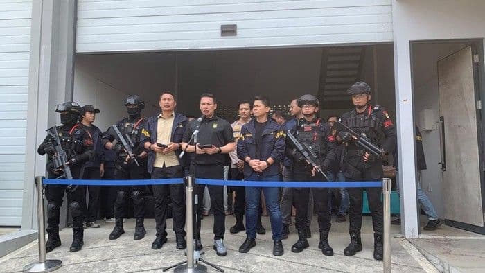 polda_metro_jaya_ungkap_sindikat_uang_palsu_rp36_miliar_di_tangsel_empat_tersangka_diamankan