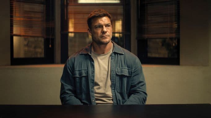 alan_ritchson_ungkap_misteri_die_trying_novel_favoritnya_yang_gagal_masuk_reacher