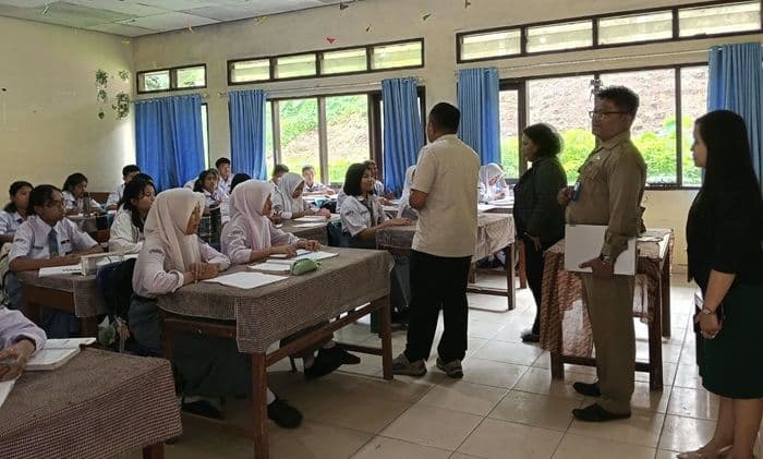 keracunan_mbg_di_smkn_1_merdeka_satu_siswi_masih_dirawat_di_rs_haji_medan