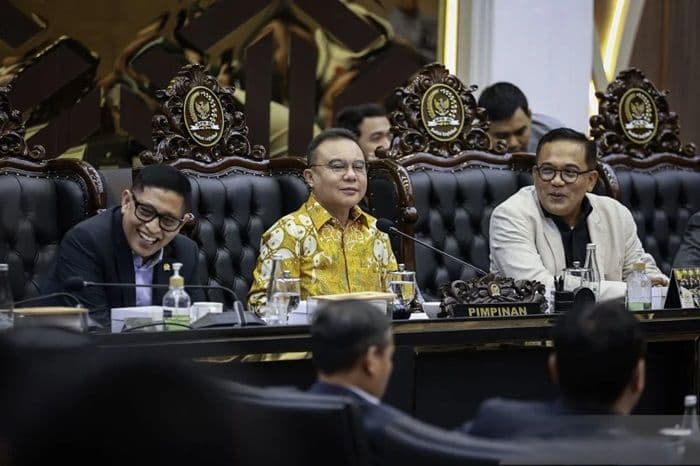 rakyat_bersorak_dpr_sahkan_ruu_reforma_agraria_