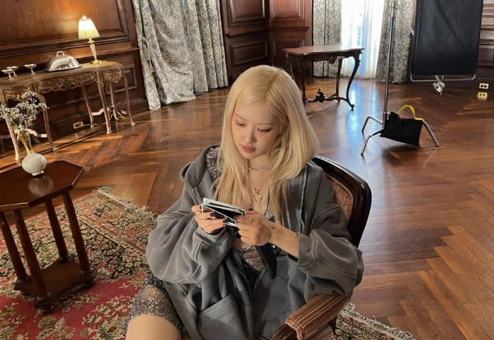 gandeng_apple_rose_blackpink_rilis_mv_new_trick