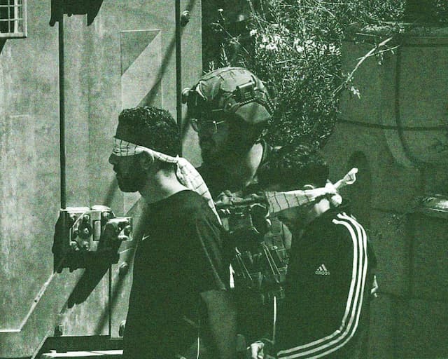 ada_bekas_sengatan_listrik_taser_buatan_as_diduga_digunakan_untuk_siksa_tahanan_palestina
