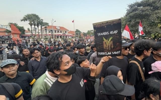 aliansi_surabaya_sadar_demo_soroti_karhutla_dan_kebijakan_pemerintah