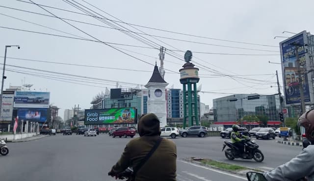 asap_karhutla_kembali_selimuti_sumut_jarak_pandang_turun_hingga_1_km_