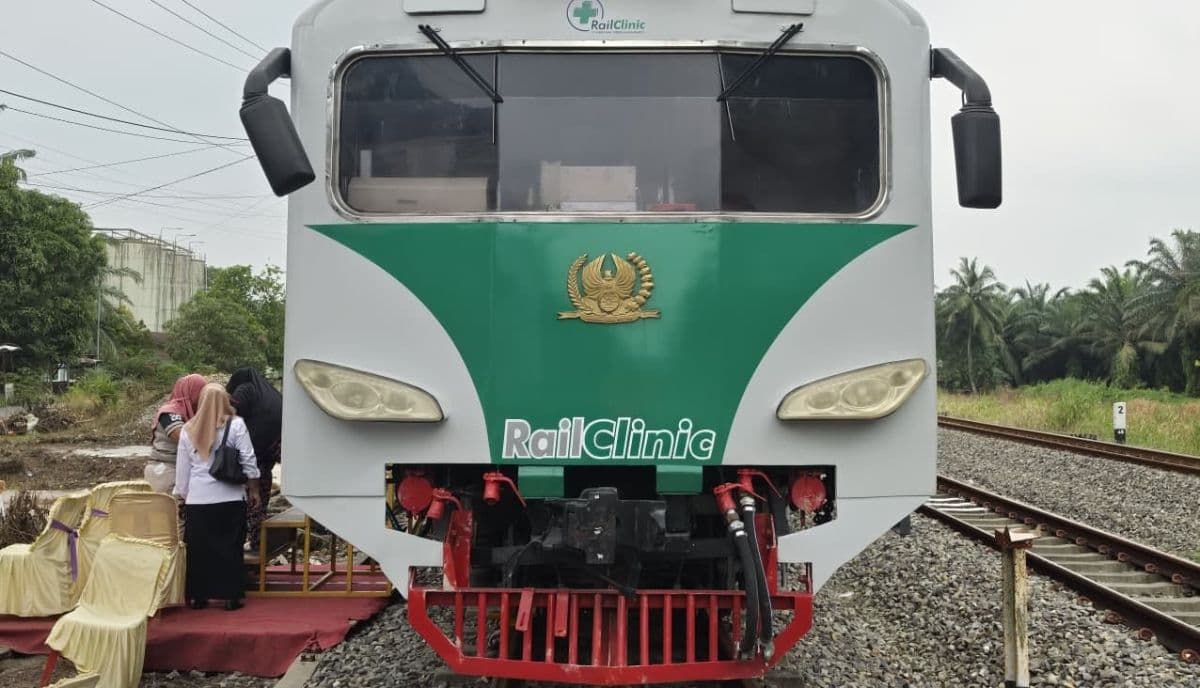 kai_sumut_kerahkan_16_tenaga_medis_layani_warga_lewat_rail_clinic_di_sergai_