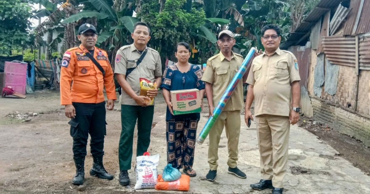 rumah_janda_dengan_lima_anak_roboh_diterjang_angin_kencang_di_batu_bara_bpbd_salurkan_bantuan