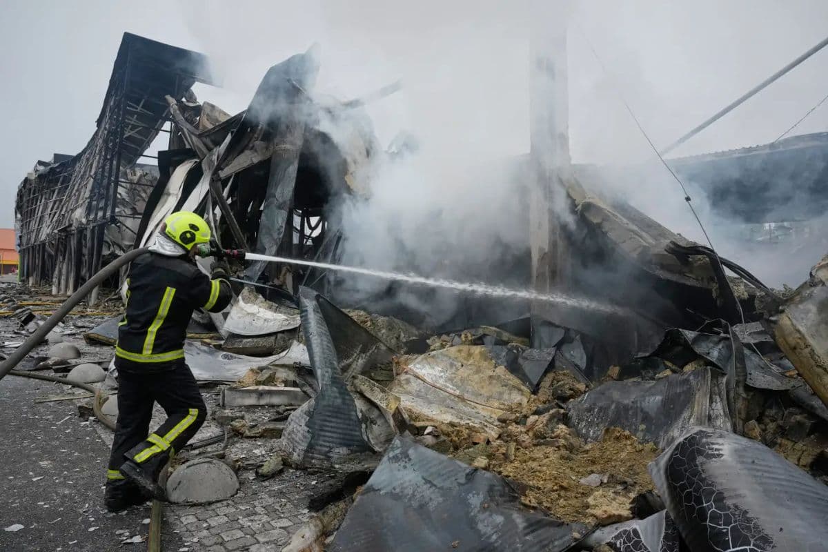 rusia_serang_kyiv_usai_sepakati_perundingan_damai_1_tewas_dan_22_lukaluka