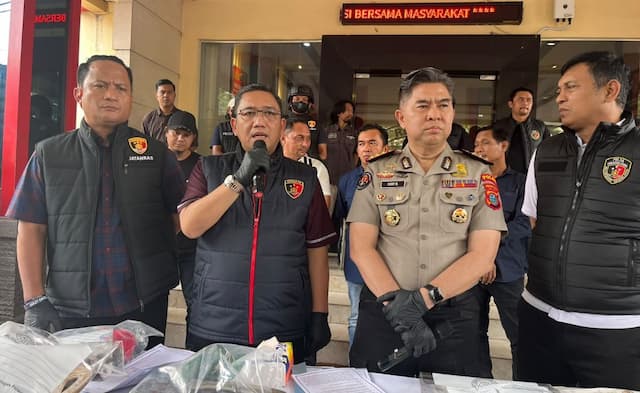 polisi_tetapkan_dua_tersangka_dalam_kasus_pembunuhan_donny_pacek_ini_perannya