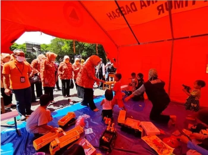 stok_obat_di_posko_pengungsian_semeru_mulai_menipis