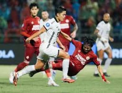 babak_pertama_super_league_semen_padang_vs_persija_sama_kuat_figo_dennis_diganjar_kartu_merah