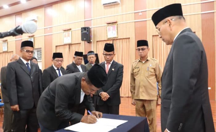 bupati_simalungun_kukuhkan_pengurus_fkub_20252030_perkuat_kerukunan_umat_beragama